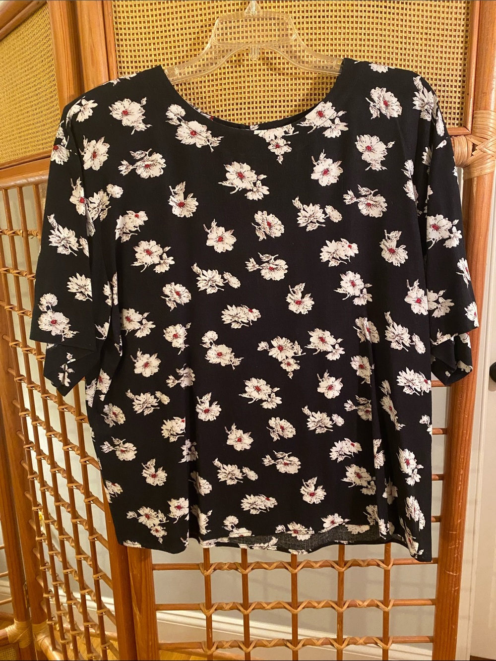 Black Floral Short Sleeve Women's Tee with White Blossoms